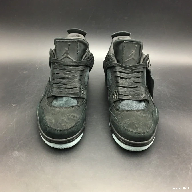 Trendy 922 4 Kaws Jordan 930155-001 Retro Black 0606